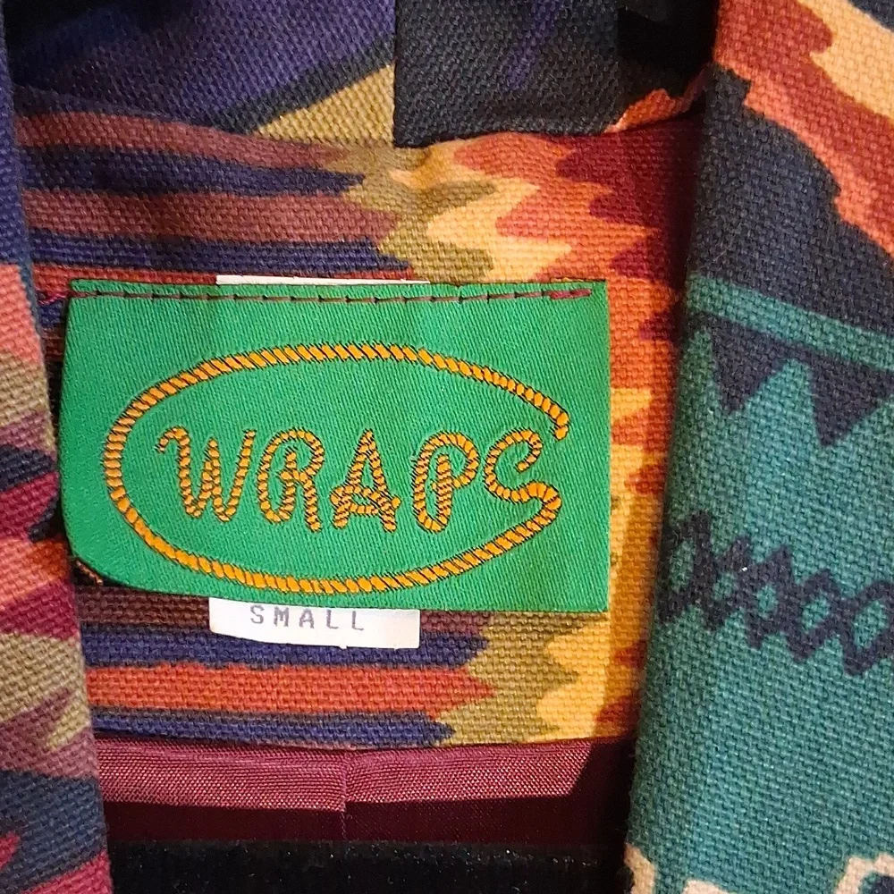 Wraps Geometric Pattern Vest - Picture 2 of 5